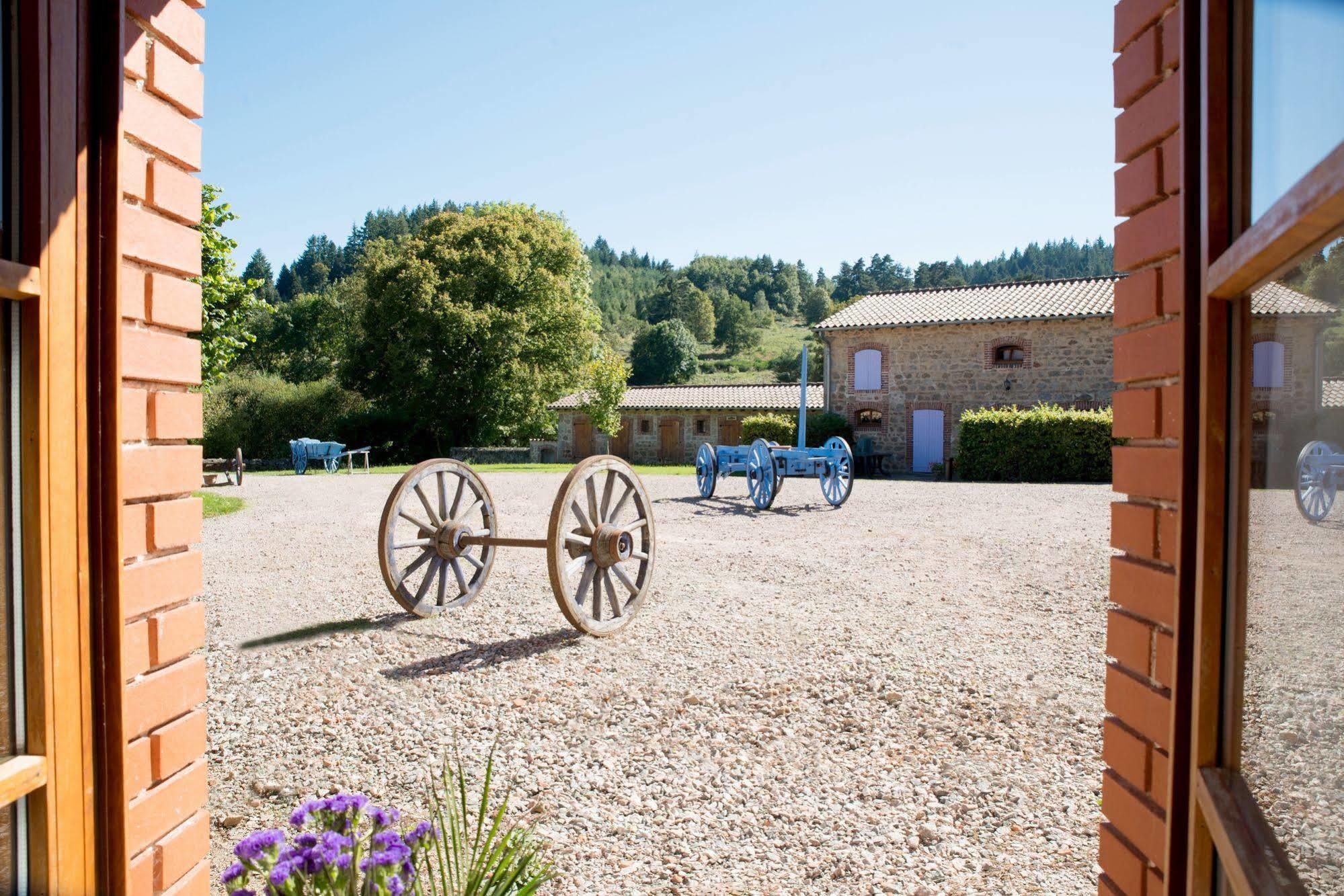 Domaine De La Plagnette Hotel Les Salles Luaran gambar
